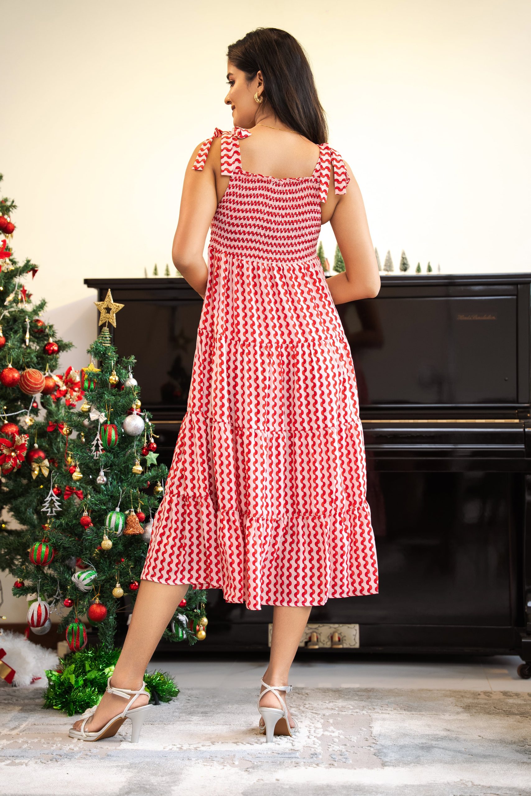 Scarlet tie-up dress - Image 7